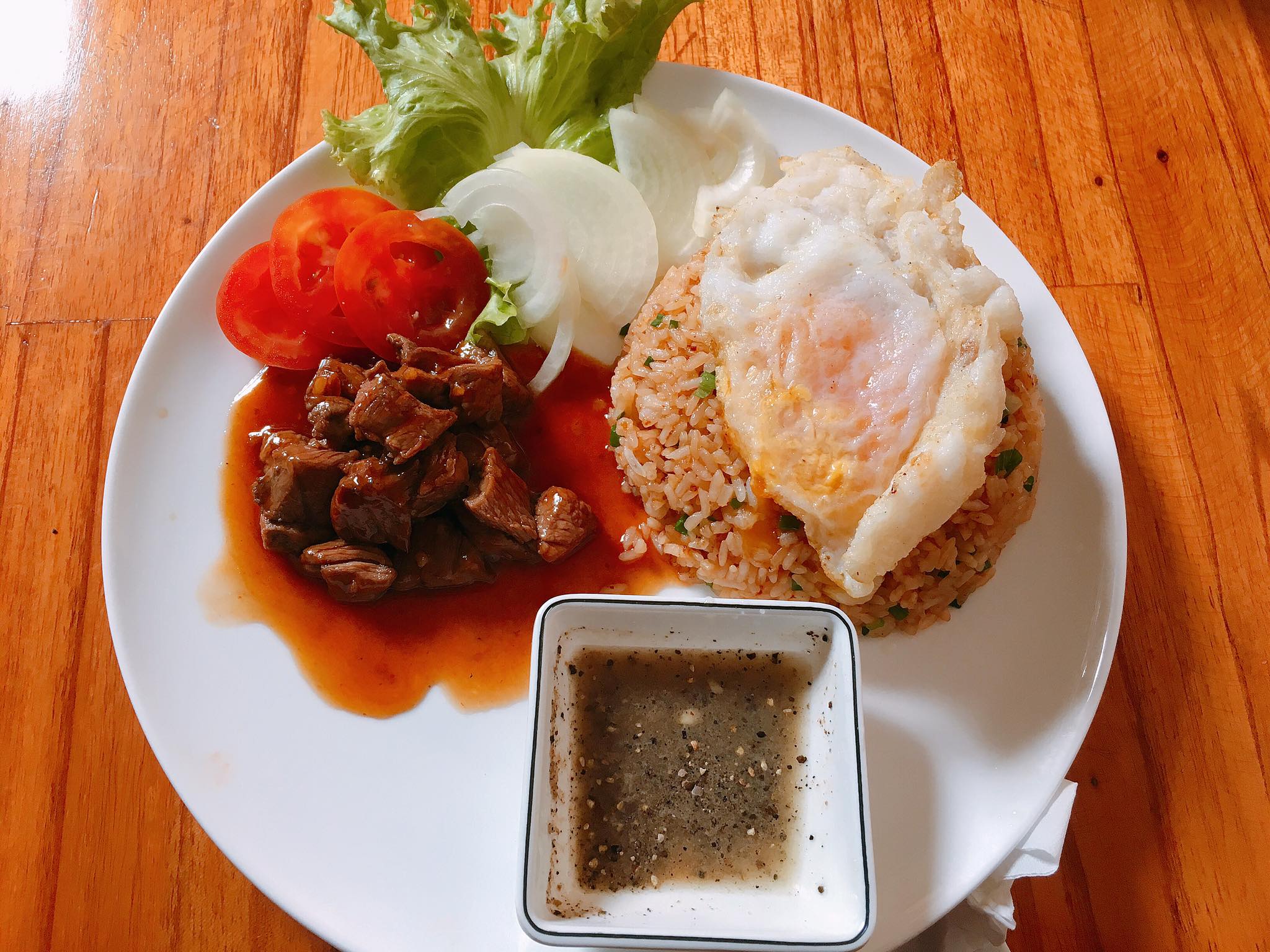 អាម៉ុកត្រីដាក់ចាន