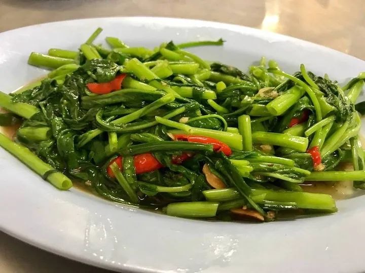 ឆាត្រកួនភ្នំភ្លើង